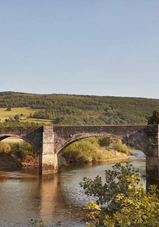 Newbridge on Usk Exterior