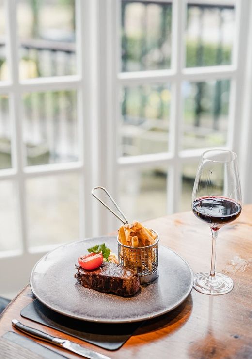 Newbridge on Usk Dining