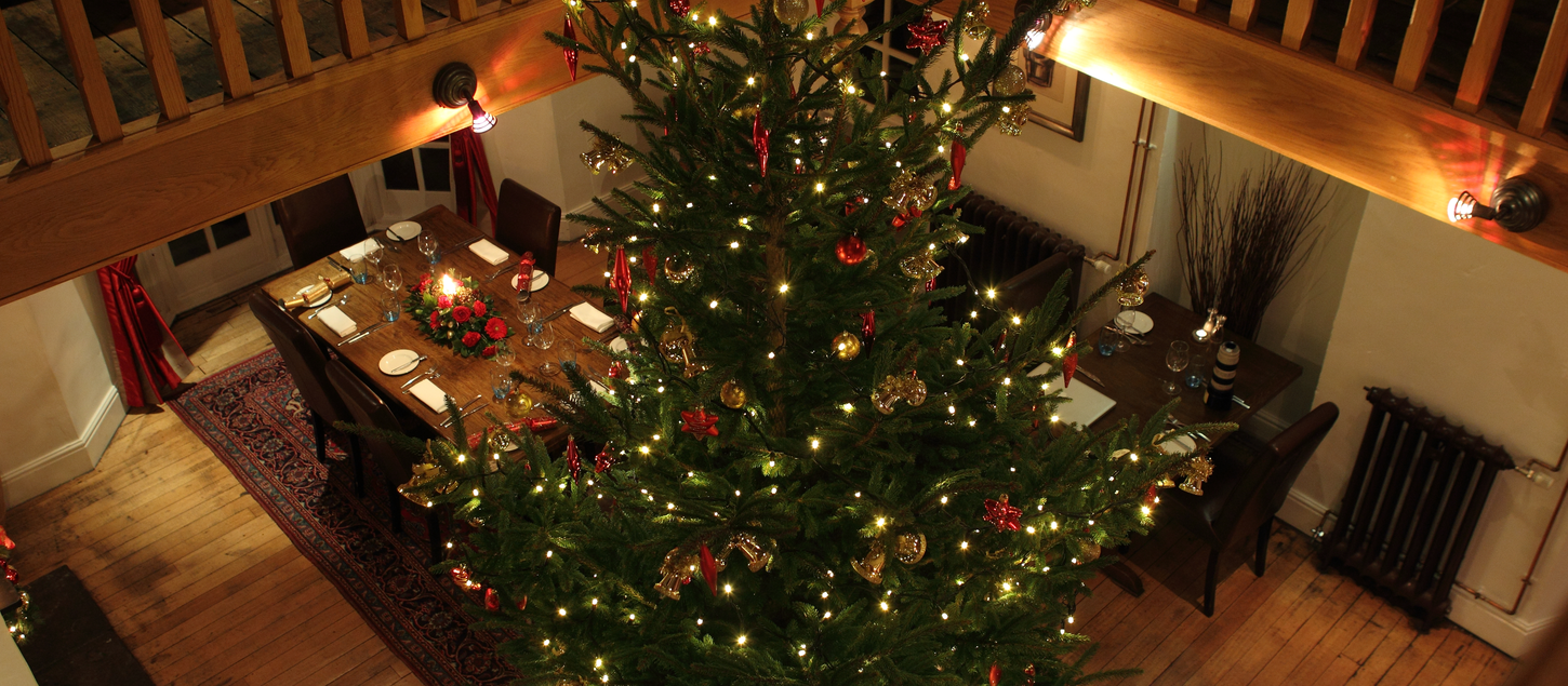 Newbridge on Usk Christmas Set Up