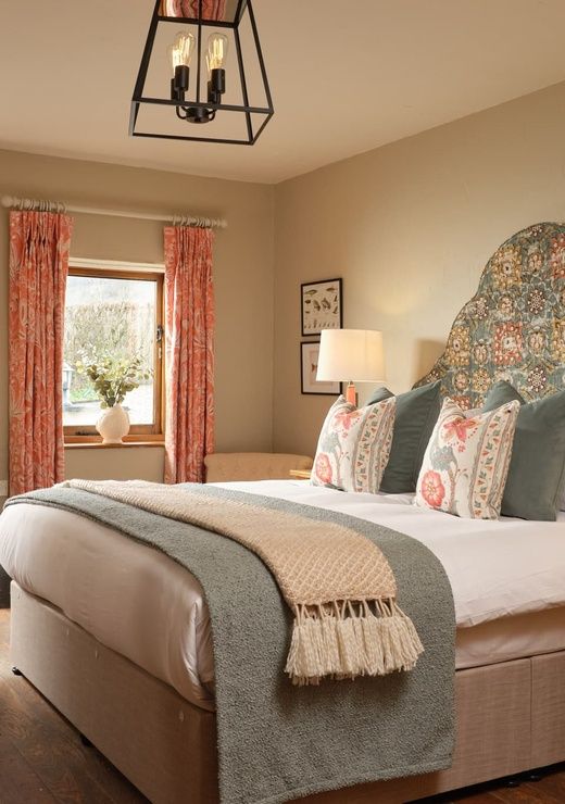 Newbridge on Usk Refurb Rooms - Serene Salmon