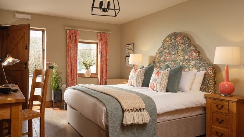 Newbridge on Usk Refurb Rooms - Serene Salmon