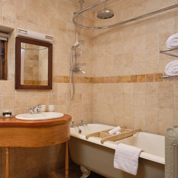 Graceful Grayling - Roll Top Bathroom