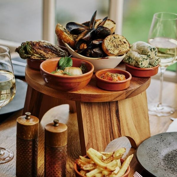 Newbridge on Usk Dining