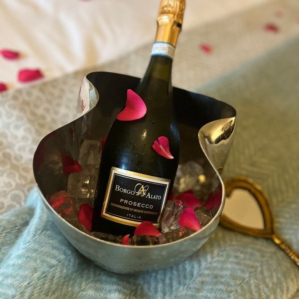 Valentine's Day Room Decor