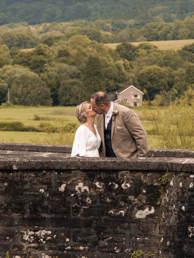 Weddings at Newbridge on Usk.